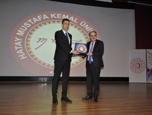 Genç Girişimciler Maratonu panel ve ödül töreniyle sona erdi. Galeri