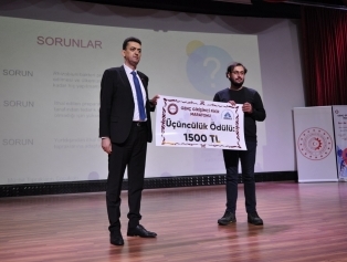 Genç Girişimciler Maratonu panel ve ödül töreniyle sona erdi. Galeri