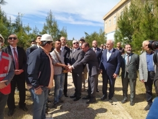 Hatay Valisi Rahmi Doğan ve Hatay Milletvekili Abdulkadir Özel in beraberindeki Heyet Kaynakçılık Mükemmeliyet Merkezinde incelemelerde bulundu Galeri