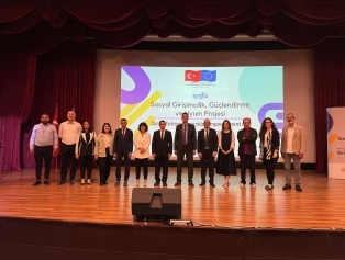 Sosyal Girişimcilik Güçlendirme ve Uyum (SEECO) Projesi kapsamında  Hatay,  Kahramanmaraş ve Osmaniye'de hızlandırma hibe programı tanıtıldı. Galeri