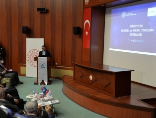 Türkiye’de Kentsel ve Kırsal Yerleşim Sistemleri Araştırması (YER-SİS) Bilgilendirme Toplantısı Osmaniye’de Gerçekleştirildi Galeri
