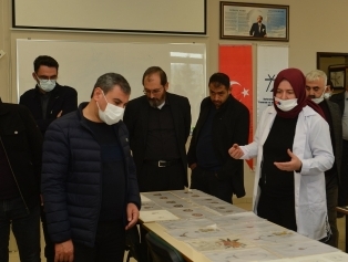 Ajansımızın koordinasyonunda yürütülen “Kahramanmaraş Altın ve Mücevher Merkezi” projesinin tanıtım toplantısı ve “Tasarım ve 3D Modelleme Merkezi” ziyareti gerçekleştirildi. Galeri