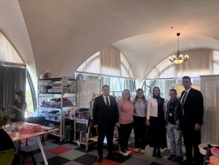DOĞAKA ve Hayat Yeniden Eğitim ve Kültür Vakfı İş Birliğiyle Geleneksel El Sanatları Kadınların Üretimiyle Geleceğe Taşınıyor Galeri