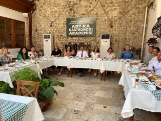 DOĞAKA ve Hatay İl Ticaret Müdürlüğü Kadın Kooperatifleri ile bir araya geldiler Galeri