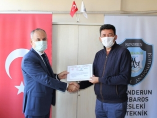 İskenderun İlçe Mili Eğitim Müdürlüğü’nün Teknik Destek Projesi kapsamında Robotik Kodlama Eğitimi verildi. Galeri