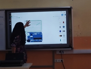 İskenderun İlçe Mili Eğitim Müdürlüğü’nün Teknik Destek Projesi kapsamında Robotik Kodlama Eğitimi verildi. Galeri