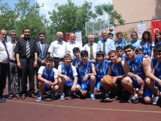 Doğaka'dan Kadirlili Gençlere Spor Saha Galeri