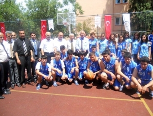 Doğaka'dan Kadirlili Gençlere Spor Saha Galeri