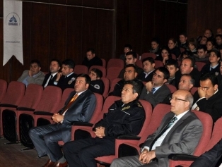 Kahramanmaraş İl Emniyet Müdürlüğü Personeli Teknik Destek Programı Kapsamında Güvenlik Hizmeti Sunumunda Beden Dili Ve Empatik İletişim Eğitimi Aldı Galeri