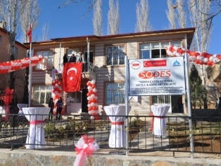 Sodes Çatısı Altında Mutlu Kadınlar Galeri