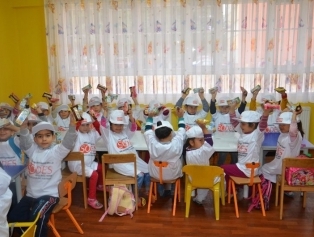 Sodes Le Marifetli Eller, Üreten Anneler Ahşap Boyama Kursu Devam Ediyor Galeri