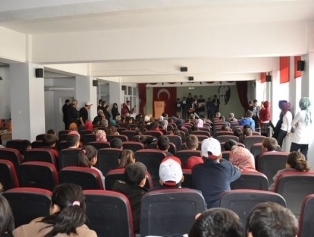 Genç Dokunuşlarla Sanat Atölyesi Galeri