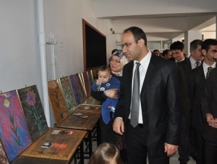 Genç Dokunuşlarla Sanat Atölyesi Galeri