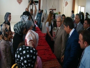 Sodesle  Üreten Kadınlarımız El Emeği Göz Nuru Ürünlerinin Sergisi Açıldı Galeri