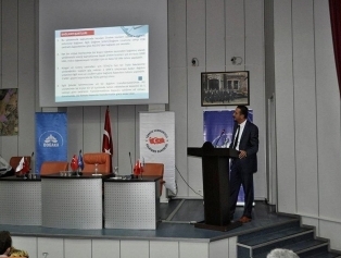 Hatay’da Doğaka, Lisanssız Elektrik Üretimi Derneği (li-der) İşbirliği ile  “ Yenilenebilir Enerji Konferansı ” Düzenlendi. Galeri