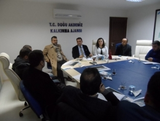 Bölgemiz Mobilyacılık Sektörünün Temsil Edileceği CNR IMOB 2016 Uluslararası Mobilya Fuarı Hazırlık ve Değerlendirme Toplantısı DOĞAKA Koordinasyonunda Hatay’da Düzenlendi. Galeri