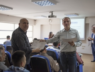 DOĞAKA Ev Sahipliğinde Düzenlenen Hatay ili Ayakkabıcılık Sektörü Temsilcilerine Yönelik Düzenlenen “Kurumsallaşma ve Marka Yönetimi Sertifikalı Eğitimi” Tamamlandı. Galeri
