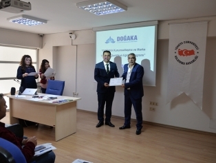 DOĞAKA Ev Sahipliğinde Düzenlenen Hatay ili Ayakkabıcılık Sektörü Temsilcilerine Yönelik Düzenlenen “Kurumsallaşma ve Marka Yönetimi Sertifikalı Eğitimi” Tamamlandı. Galeri