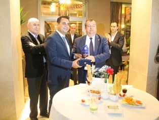 Hatay Turizm Derneğinden DOĞAKA’ya Plaket Galeri