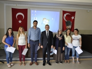 “Uygulamalı Girişimcilik Eğitimi” Kursiyerlere Sertifikaları Verildi Galeri