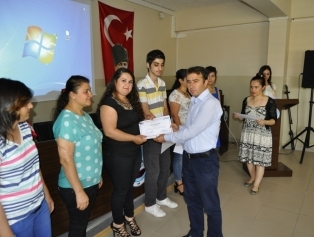 “Uygulamalı Girişimcilik Eğitimi” Kursiyerlere Sertifikaları Verildi Galeri