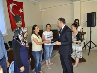 “Uygulamalı Girişimcilik Eğitimi” Kursiyerlere Sertifikaları Verildi Galeri