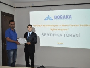 DOĞAKA Koordinasyonunda Kahramanmaraş ili Ayakkabıcılık Sektörüne Yönelik olarak Kahramanmaraş Yatırım Destek Ofisi Toplantı Salonunda düzenlenen “Sertifikalı Kurumsallaşma ve Markalaşma” eğitimi tamamlandı. Galeri