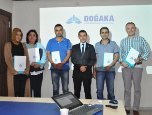 DOĞAKA Koordinasyonunda Kahramanmaraş ili Ayakkabıcılık Sektörüne Yönelik olarak Kahramanmaraş Yatırım Destek Ofisi Toplantı Salonunda düzenlenen “Sertifikalı Kurumsallaşma ve Markalaşma” eğitimi tamamlandı. Galeri