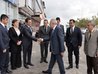 Hatay Valisi ve DOĞAKA Yönetim Kurulu Üyesi Sayın Erdal ATA Ajans Merkezimizi Ziyaret Etti Galeri