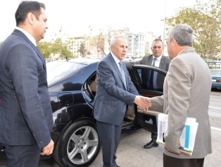 Hatay Valisi ve DOĞAKA Yönetim Kurulu Üyesi Sayın Erdal ATA Ajans Merkezimizi Ziyaret Etti Galeri