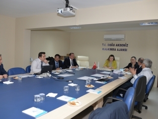 DOĞAKA Desteğiyle Bölgemiz Turizm Sektörünün Temsil Edileceği EMİTT 2017 Uluslararası Turizm Fuarı Nihai Proje Değerlendirme Toplantısı Hatay’da Düzenlendi. Galeri