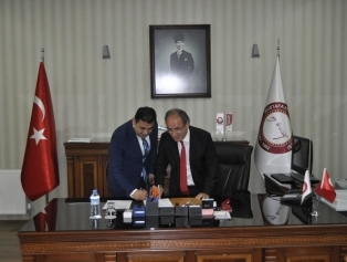 Mustafa Kemal Üniversitesi ile “Erasmus+ Projesi Yazma Eğitimi” Sözleşmesi İmzalandı Galeri