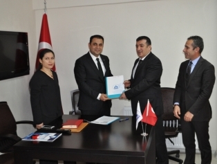 Kahramanmaraş Halk Sağlığı İl Müdürlüğü İle “ISO 9001-2015 Kalite Yönetim Sistemi, Kurum Kültürü ve Kurumsal Kapasite Artışı” Projesi Sözleşmesi İmzalandı Galeri