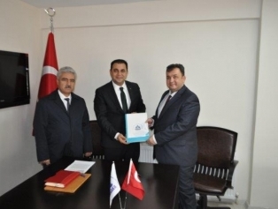 Kahramanmaraş Çevre ve Şehircilik İl Müdürlüğü ile “Sağlam Yapılarla Güvenli Kentler” Proje Sözleşmesi İmzalandı Galeri