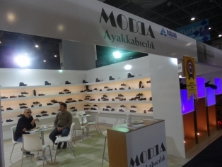 DOĞAKA ve ATSO İşbirliğinde Bölgemiz Ayakkabıcılık Firmalarının Desteklendiği “AYMOD 2017 Uluslararası Ayakkabı Kış Modası Fuarı” Kapılarını Açtı. Galeri