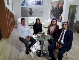 DOĞAKA ve ATSO işbirliğinde Düzenlenen 57’ncisi Düzenlenen Aymod 2017 Uluslararası Ayakkabı Kış Modası Fuarı’nda Firmalarımız Bölgemizi Temsil Etti. Galeri