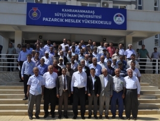 Kahramanmaraş’ta “Bağcılık Sektöründe Gelişmeler ve Fırsatlar Paneli ve Hasat Günü Etkinlikleri” düzenlendi. Galeri