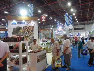 DOĞAKA Koordinasyonu, Bölgemiz Ticaret ve Sanayi Odaları ile İl Kültür ve Turizm Müdürlükleri İşbirliğinde “YÖREX 2017 Yöresel Ürünler Fuarı”na Çıkarma Yapıldı. Galeri