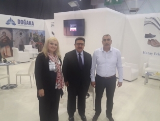 DOĞAKA Koordinasyonunda Bölgemiz Ayakkabı Üreticilerinin Desteklendiği “AYMOD 2017 Uluslararası Ayakkabı Yaz Modası Fuarı” Sektör Temsilcilerine Kapılarını Açtı Galeri