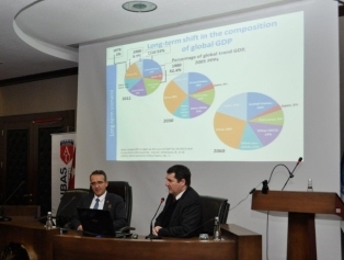 İskenderun’da Aile Şirketlerinde Kurumsallaşma Paneli Düzenlendi. Galeri