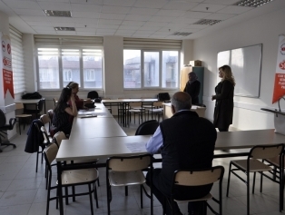 DOĞAKA ve Hatay İl Milli Eğitim Müdürlüğü İşbirliğinde Bölgemizdeki Kurum ve Kuruluşlarında Görevli Personele Yönelik Düzenlenen “Temel Seviye Arapça Eğitimi” Antakya İlçesinde Başladı Galeri