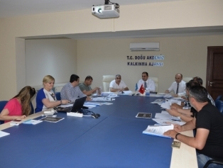 DOĞAKA, ATSO ve Hatay Ayakkabıcılar Odası Başkanlığı İşbirliği ve Koordinasyonunda Hatay ili Erkek Ayakkabıcılık Sektörel Logo Seçimi Toplantısı Düzenlendi Galeri
