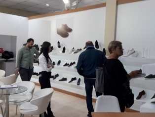 DOĞAKA Koordinasyonunda Bölgemiz Ayakkabı Üreticileri Katılımlarıyla AYMOD 2018 Uluslararası Ayakkabı Yaz Modası Fuarı Kapılarını Açtı Galeri