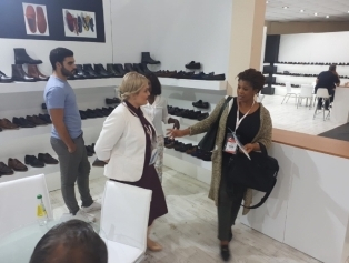 DOĞAKA Koordinasyonunda Bölgemiz Ayakkabı Üreticileri Katılımlarıyla AYMOD 2018 Uluslararası Ayakkabı Yaz Modası Fuarı Kapılarını Açtı Galeri