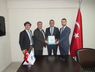 2019 Yılı Teknik Destek Programı Eylül-Ekim Döneminde Kahramanmaraş ilinde başarılı bulunan teknik destek proje sözleşmeleri Kurum yetkili amirleri ile DOĞAKA Genel Sekreteri Sayın Onur YILDIZ arasında 12.12.2019 tarihinde imzalanmıştır. Galeri