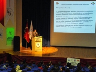 Okü’de “sanayide Ar-ge Ve Yenilik” Konferansı Galeri