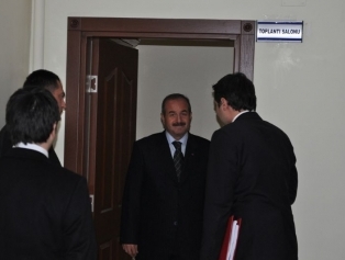 Kahramanmaraş Valisi Sn. Şükrü Kocatepe’den Yatırım Destek Ofisine Ziyaret Galeri